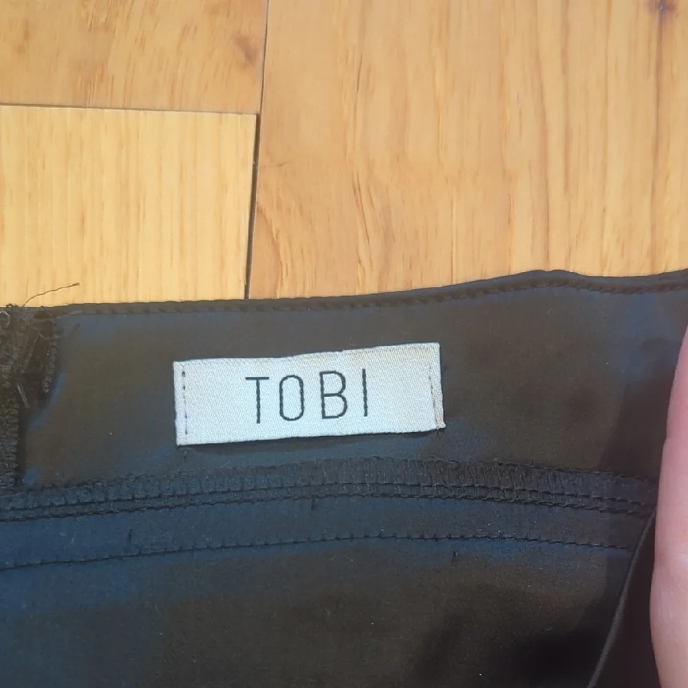 Tobi Elegant Black Pencil Skirt - Picture 2 of 6